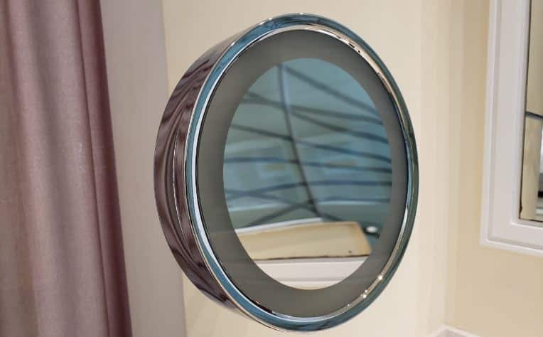 why concave mirror is used for makeup or shave